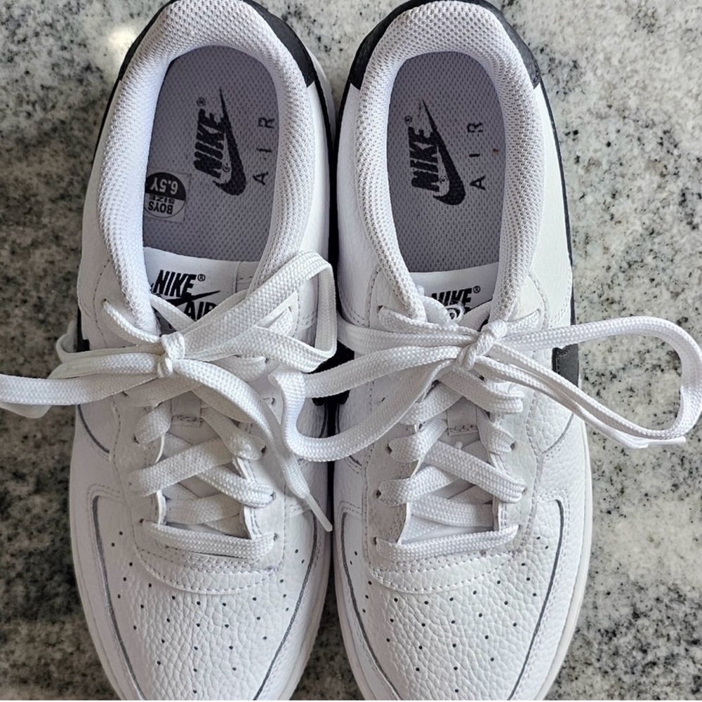 Nike White and Black Air Sneakers